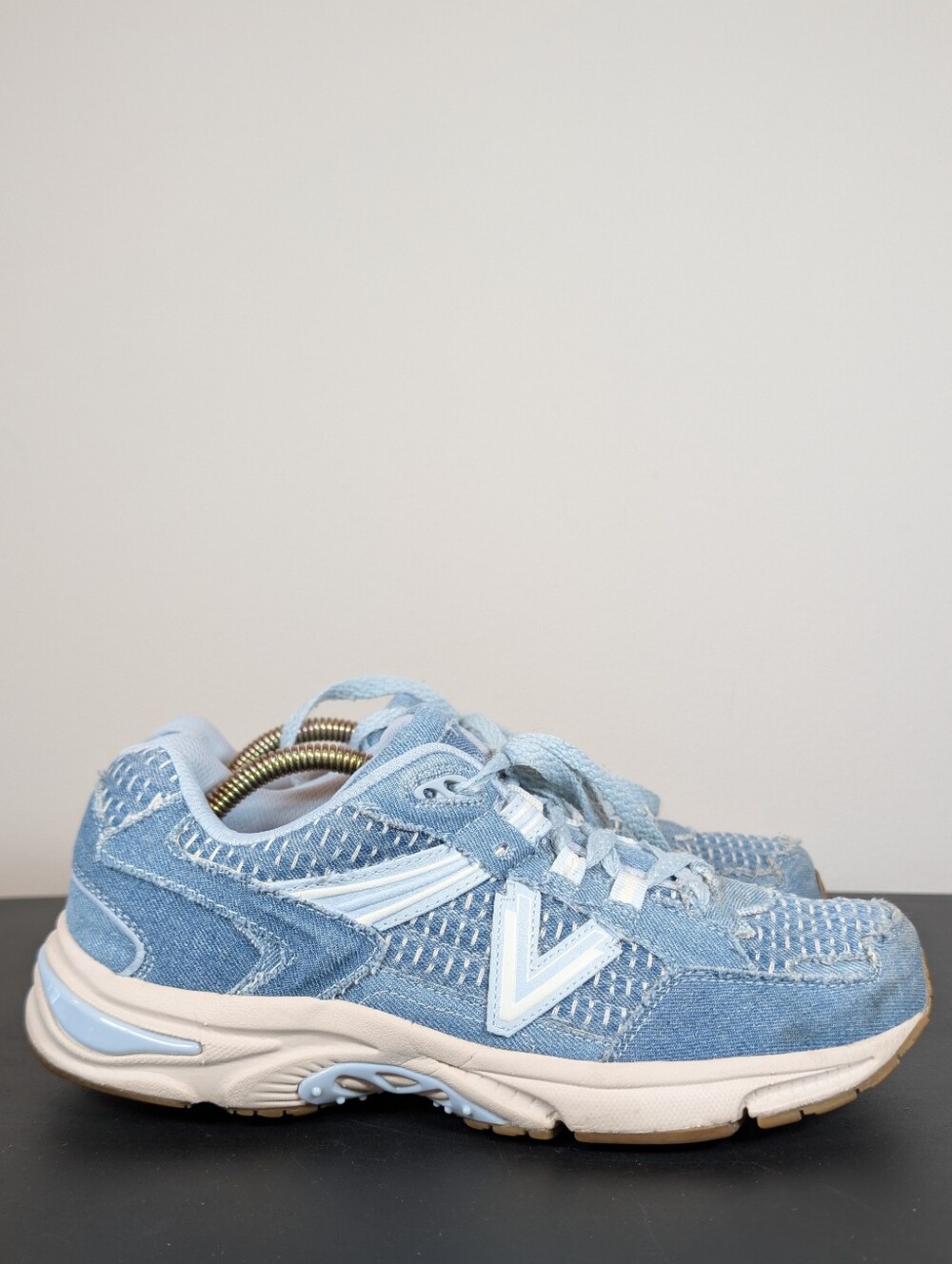 Vionic 23walk 2.0 Classic Sneaker Light Denim Blue Distressed Women's Size 9.5